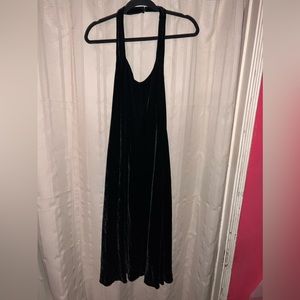 Banana Republic size 6 black velvet long halter dress